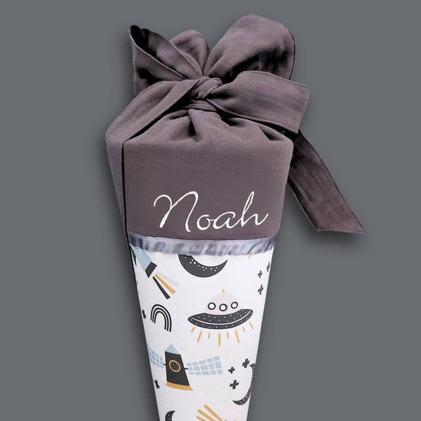 Personalisierte Schultüte - Weltall Raketen in grau/weiß