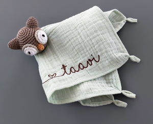 Schmusetuch mit Name Eule - Schnuffeltuch personalisiert - in braun und helles mint