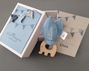 Personalisierte Baby Geschenkbox 3-teilig mit Knisterohren - Girlande, blau