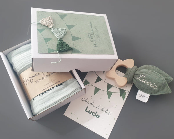 Personalisierte Baby Geschenkbox 4-teilig - Girlande, grün
