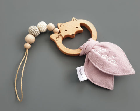 Knisterohren mit/ohne Namen - Maxi Cosi Anhänger Stern, bestickt, altrosa