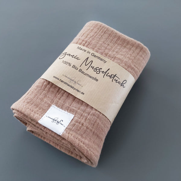 Personalisiertes Musselintuch für Babys mit Greifling - in taupe