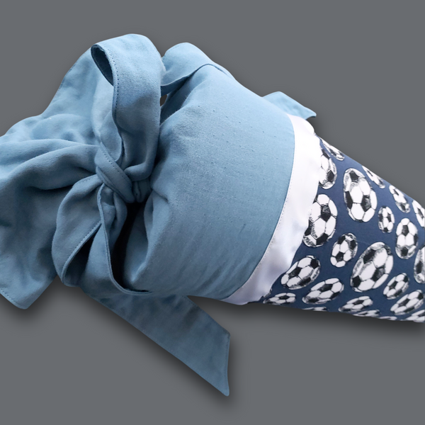 Personalisierte Schultüte - Fußball in blau