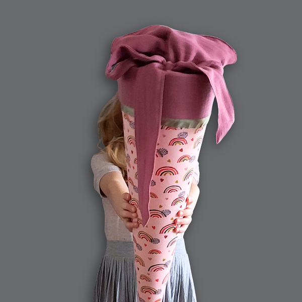 Personalisierte Schultüte - Regenbogen in rosa/bordeaux