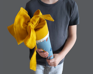 Kleine Schultüten für Geschwister - personalisierte Zuckertüte - ABC Monster in senf/blau