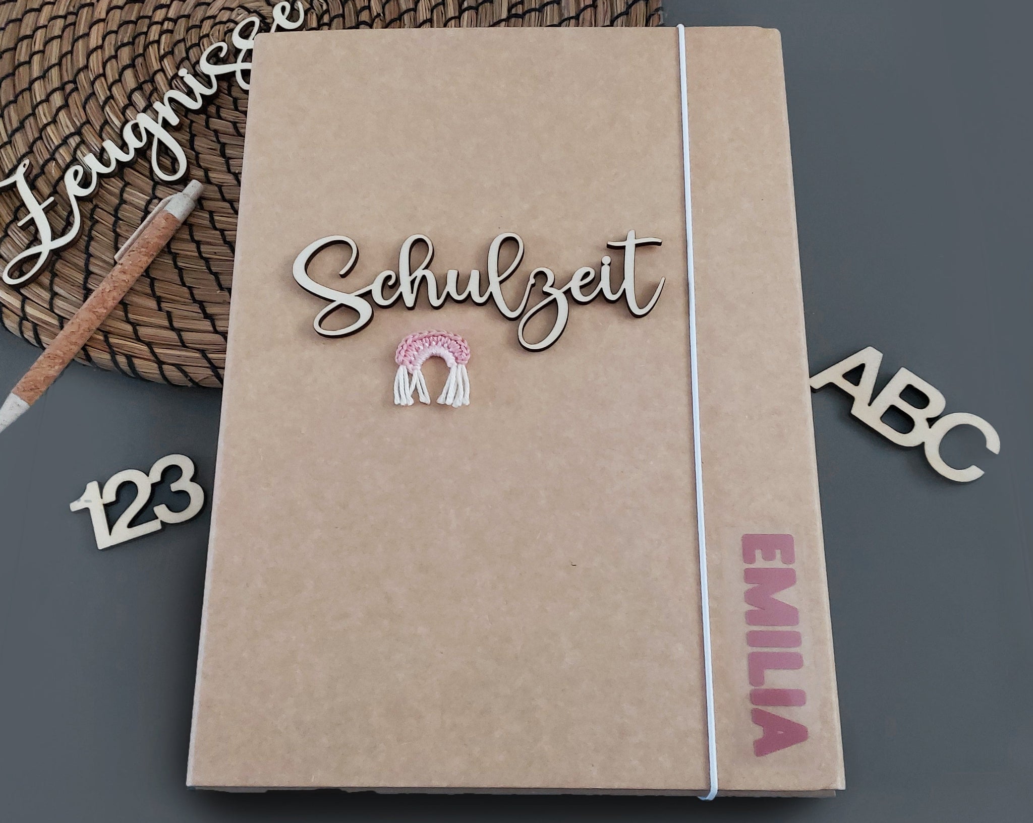 Personalisierte Sammelmappe für Erinnerungen und kreative Werke- Schulzeit, Regenbogen