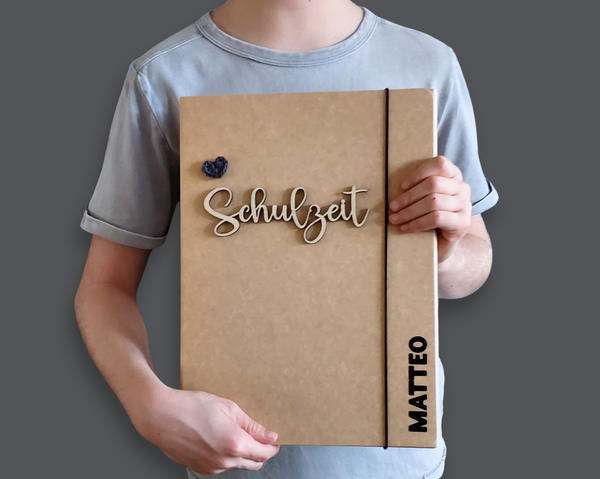 Personalisierte Sammelmappe für Erinnerungen und kreative Werke- Schulzeit, Herz