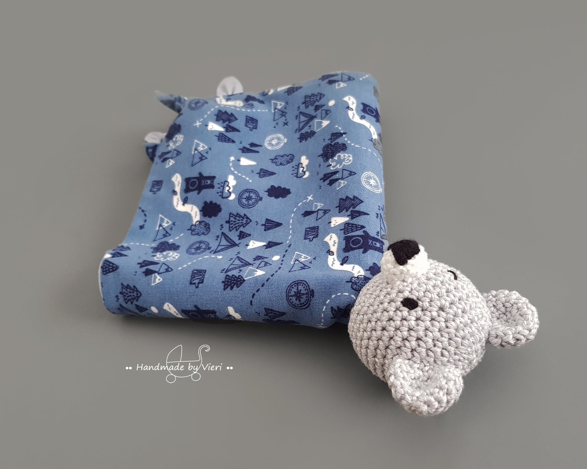 SALE Bio Schmusetuch - Bär, blau mit Bärenlandchaftsmotiv