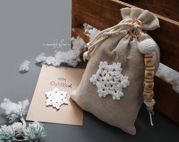 Handgemachte Weihnachtskarte - Schneeflocke in weiß, vom Christkind