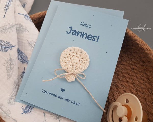 Personalisierte Geburtskarte - Luftballon in blau/beige
