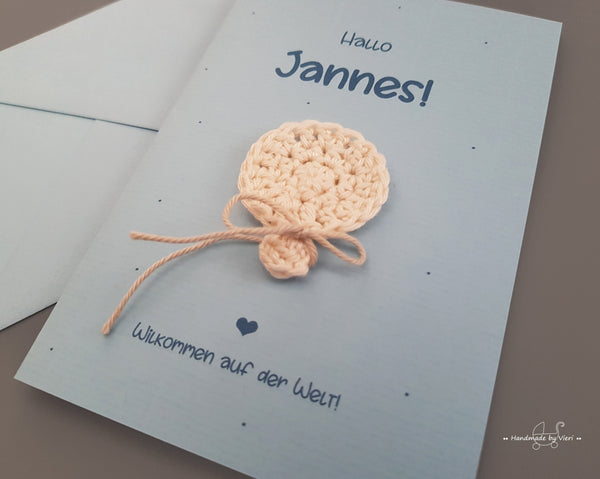 Personalisierte Geburtskarte - Luftballon in blau/beige