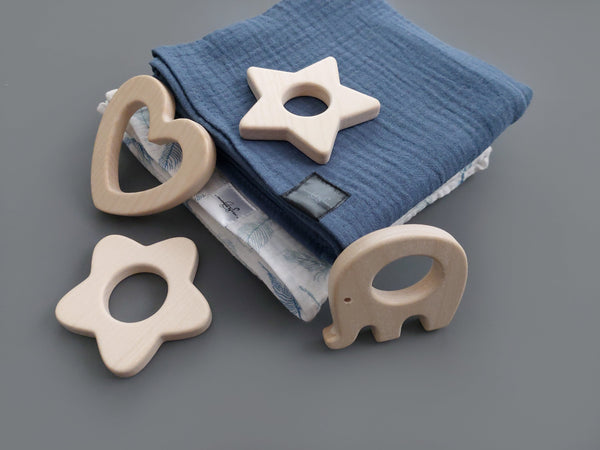 Personalisierte Musselin Schmusetücher in weiß mit Federn - 2er-Set Bio blau/ weiss