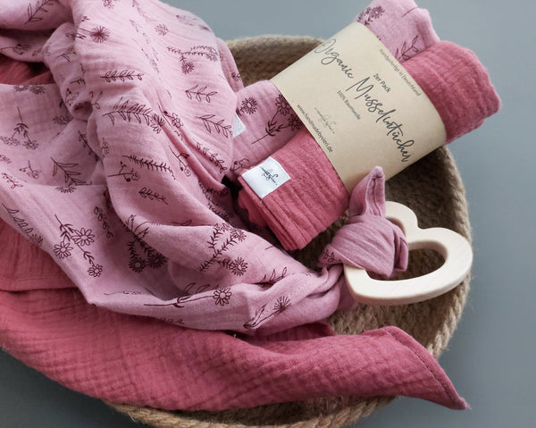 Personalisierte Musselin Schmusetücher mit Blümchen - 2er-Set Bio altrosa/bordeaux