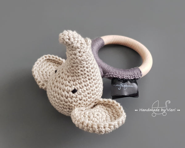 Babyrassel Elefant