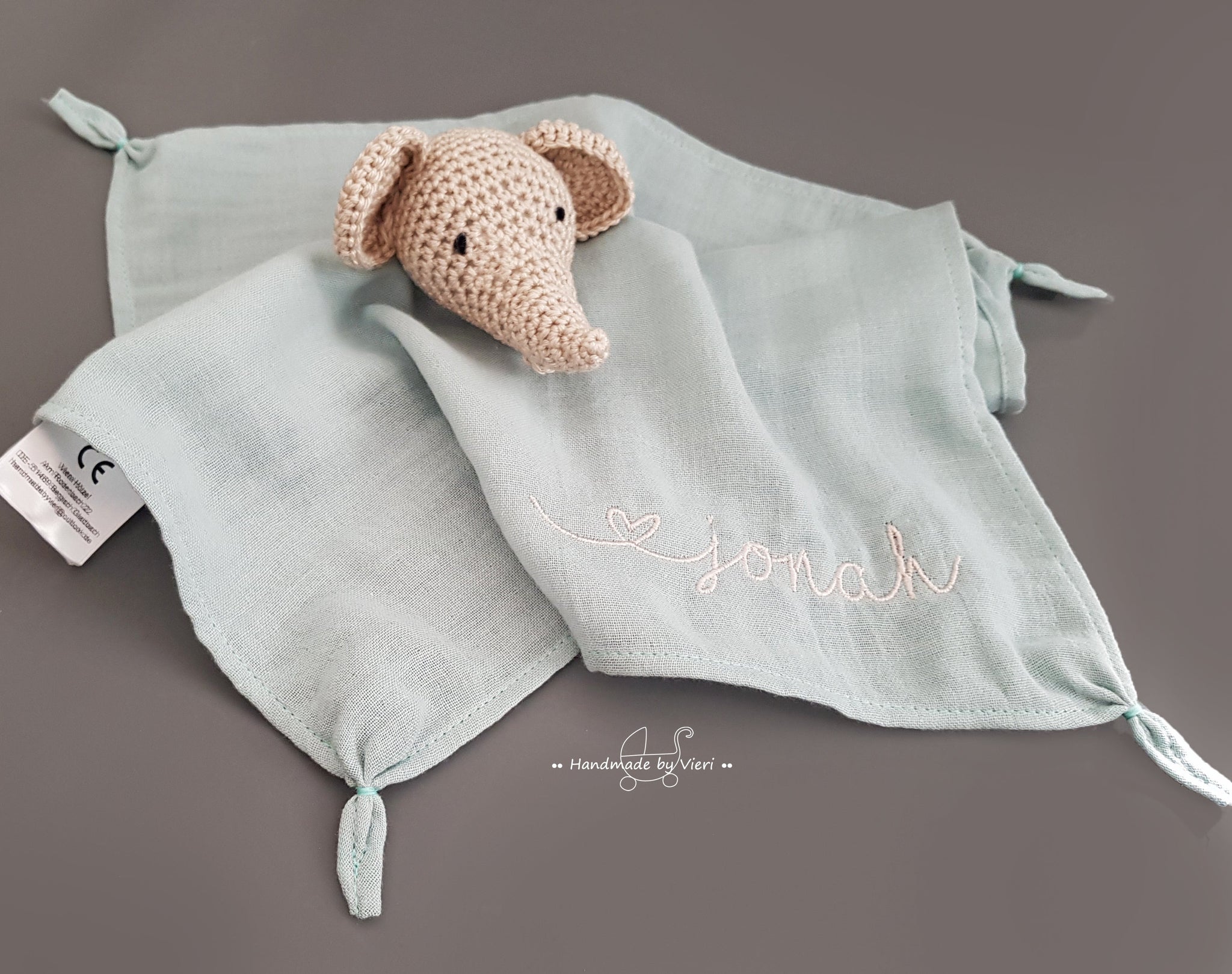 Personalisiertes Schmusetuch aus Bio Musselin - Elefant in sand und couldblue