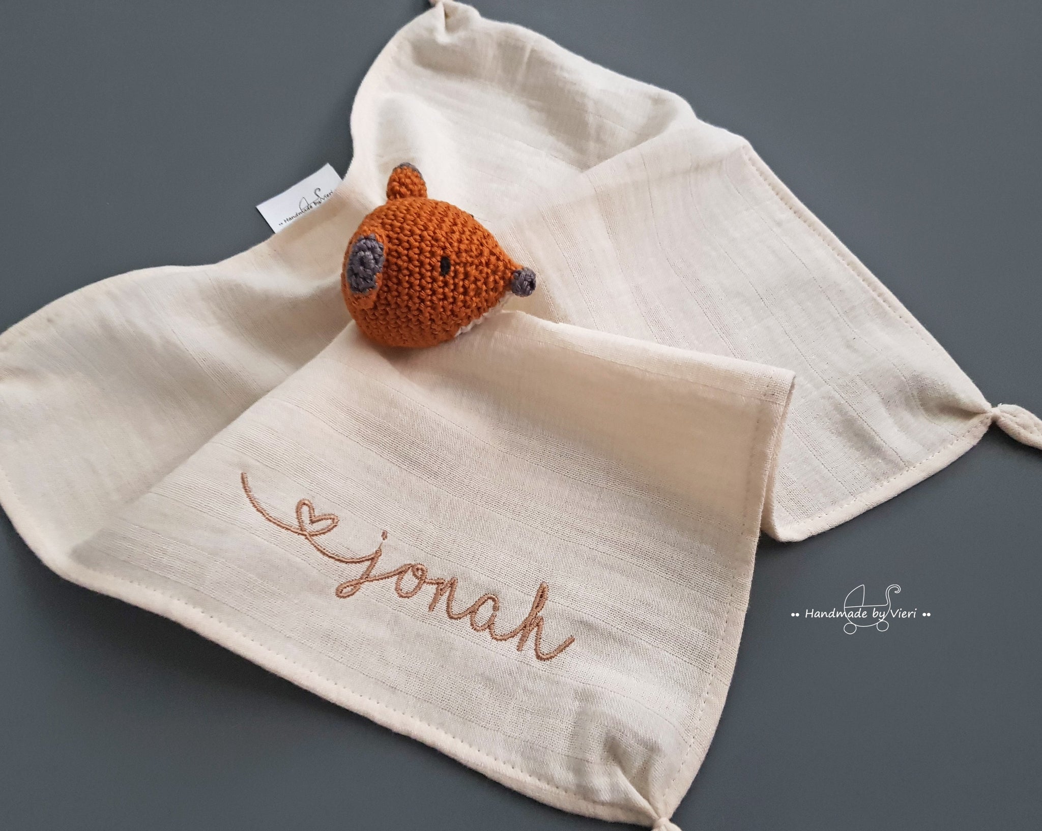 Personalisiertes Schmusetuch aus Bio Musselin - Fuchs in rost und beige