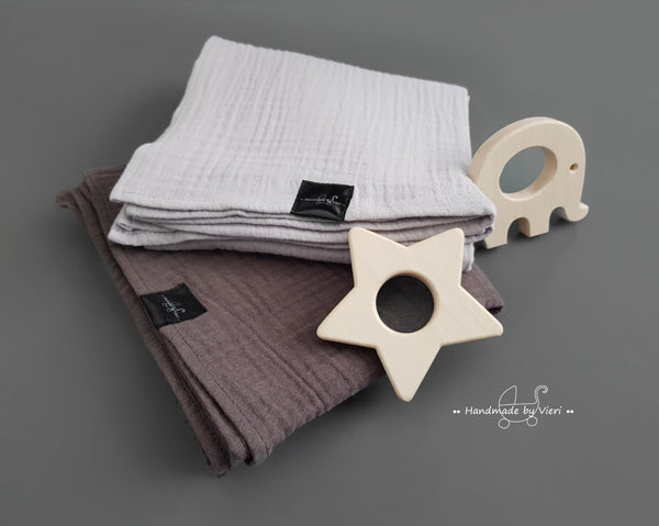 Personalisiertes Musselintuch Baby Spucktuch - Schmusetücher in grau, Geschenk zur Geburt - handmadebyvieri
