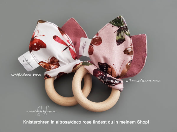Knisterohren ohne Namen - Maxi Cosi Anhänger, Schmetterlingmuster weiß/deco rose