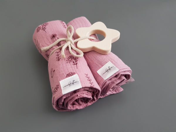 Personalisierte Musselin Schmusetücher mit Blümchen - 2er-Set Bio in altrosa