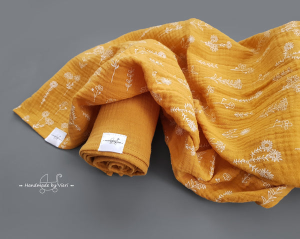Personalisierte Musselin Schmusetücher mit Blümchen - 2er-Set Bio in senf