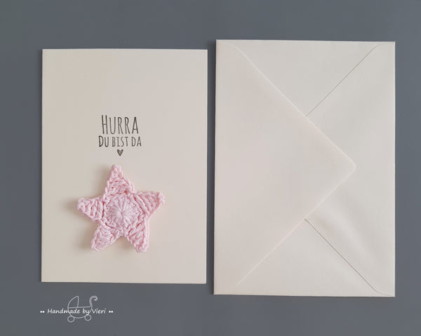 Handgemachte Geburtskarte - Hurra du bist da, Stern in hellrosa - handmadebyvieri
