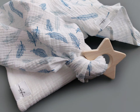 Personalisierte Musselin Schmusetücher in weiß mit Federn - 2er-Set Bio